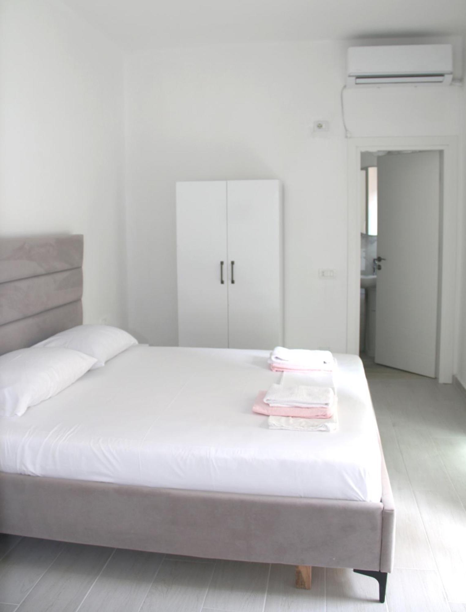 Vila Jovani ซารานเดอ ภายนอก รูปภาพ